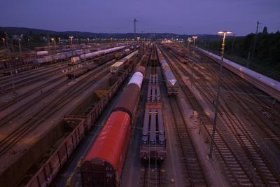 Güterbahnhof bei Tag und Nacht 3